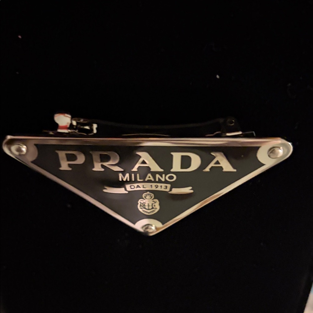 Vintage Prada 3” Black & Silver Metal Triangle Logo Hair Clip - Hair accessories - Picture 2 of 8